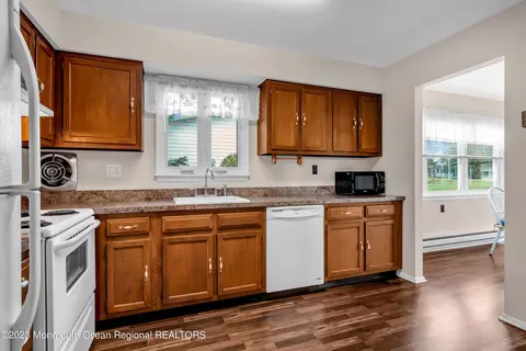 7 Whitman St, Brick, NJ 08724 photo 5