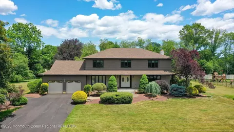 8 Municipal Dr, Marlboro, NJ 07746