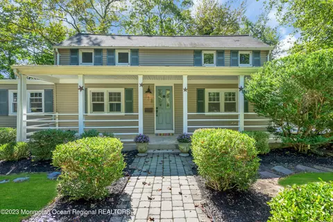 135 E Washington Ave, Atlantic Highlands, NJ 07716