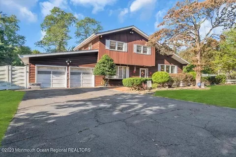 5 Marlboro St, Morganville, NJ 07751