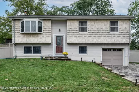 27 Dogwood Dr, Jackson, NJ 08527