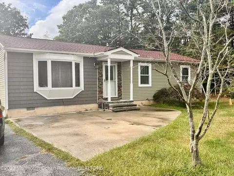122 Grand Central Pkwy, Bayville, NJ 08721
