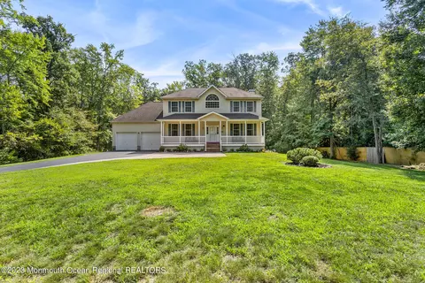 105 Belmar Blvd, Farmingdale, NJ 07727