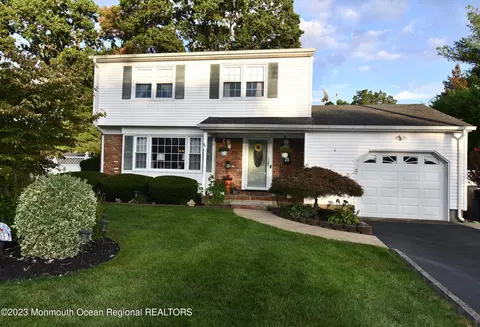35 Sunnycrest Dr, Brick, NJ 08724
