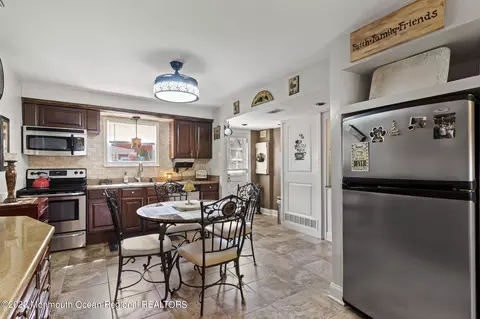 83 Briar Mills Dr, Brick, NJ 08724 photo 8