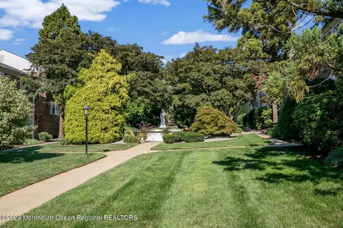 293 Spring St #15B, Red Bank, NJ 07701