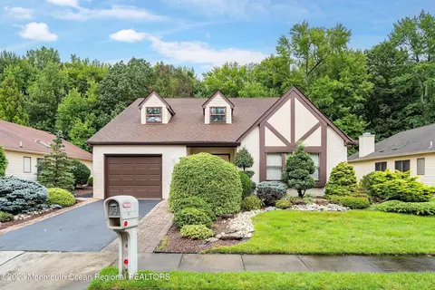 94 Murray Hill Ter, Marlboro, NJ 07746