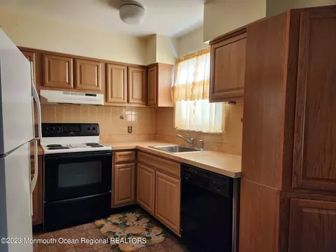 6 Quincy Dr # -A, Whiting, NJ 08759