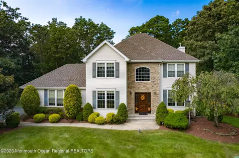 68 Erin Dr, Jackson, NJ 08527