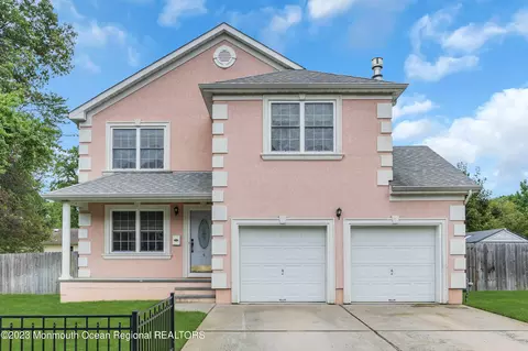 4 Woodlawn Ave, Port Monmouth, NJ 07758