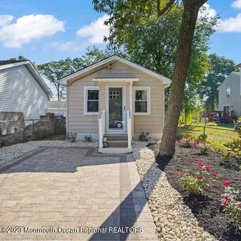 509 Morningside Pl, North Middletown, NJ 07748