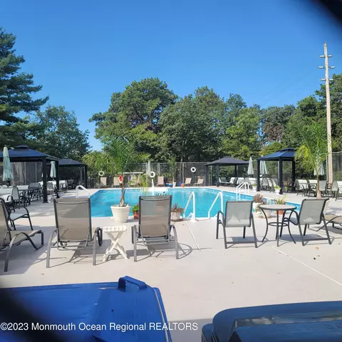 1897 Hovsons Blvd, Toms River, NJ 08753