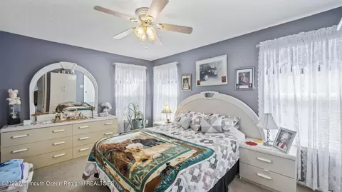 5 Iris Ct, Howell, NJ 07731 photo 24