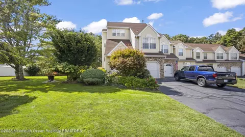 5 Iris Ct, Howell, NJ 07731 photo 2