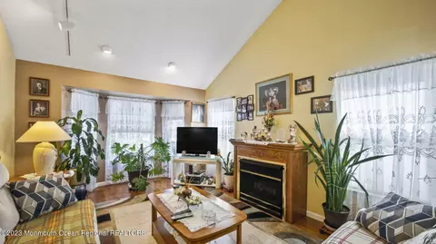 5 Iris Ct, Howell, NJ 07731 photo 6