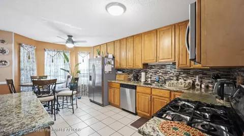 5 Iris Ct, Howell, NJ 07731 photo 14