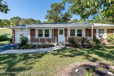 198 Constitution Blvd, Whiting, NJ 08759