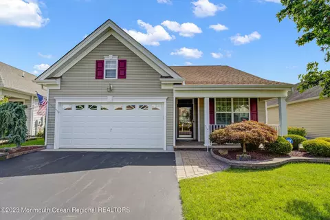 162 Huntington Dr, Jackson, NJ 08527