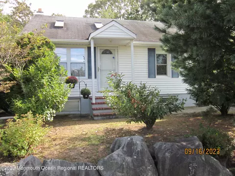 759 Community Dr, Brick, NJ 08723