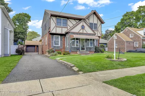 102 Delia Ter, Clark, NJ 07066