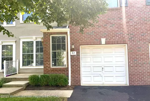 97 Ironwood Ct, Middletown, NJ 07748
