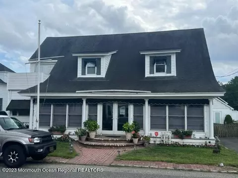 230 E Lakewood Ave, Ocean Gate, NJ 08740