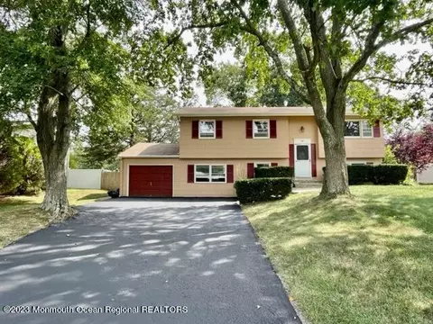 349 Cokes Dr, Toms River, NJ 08753