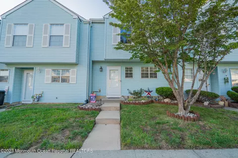 775 Darlington Dr, Old Bridge, NJ 08857