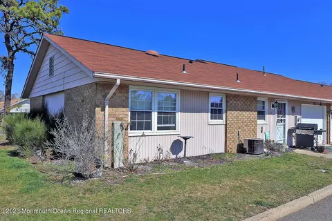 57 Edinburgh Ln #D, Manchester, NJ 08759