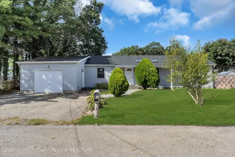 504 N Shore Dr, Forked River, NJ 08731