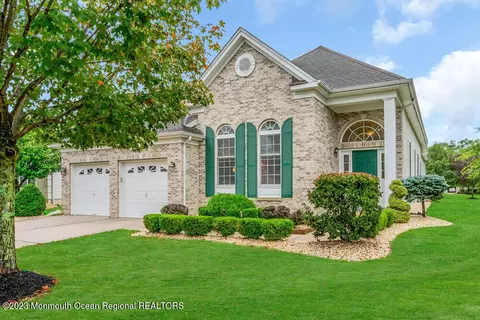 21 Long Bay Rd, Jackson, NJ 08527