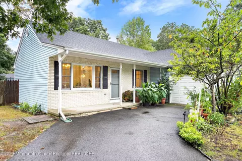 143 Riptide Ave, Manahawkin, NJ 08050