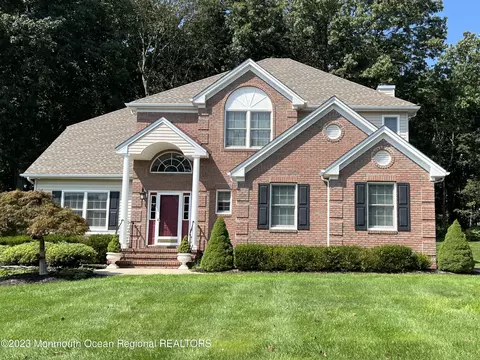 10 Highland Dr, Jackson, NJ 08527