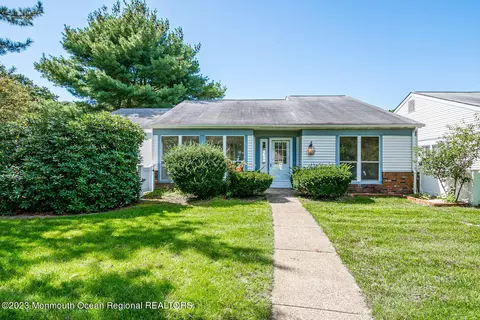 803 Westminster Ct #A, Manchester, NJ 08759