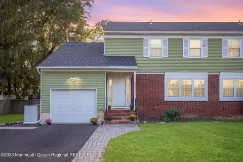 16 Bonnie Dr, Middletown, NJ 07748