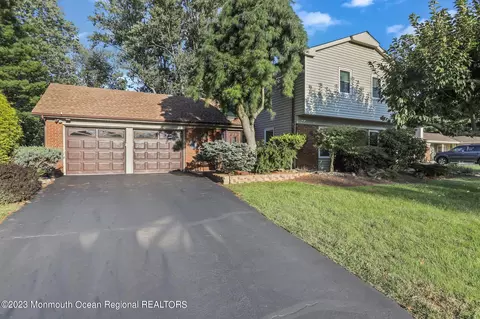 6 Ardmore Rd, Marlboro, NJ 07746