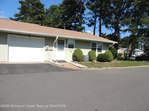 73 Cambridge Cir # a, Manchester, NJ 08759