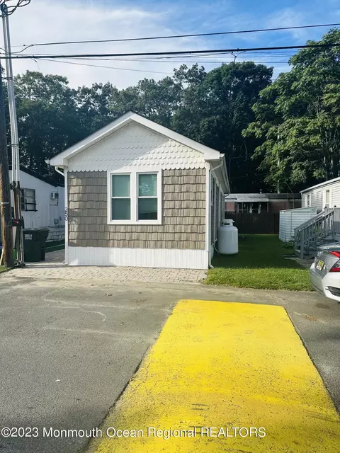 250 Madison St, Eatontown, NJ 07724