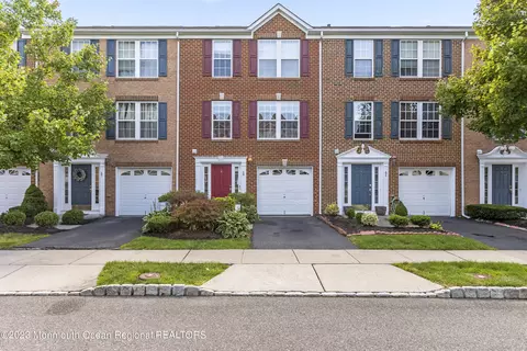 59 Saxton Rd, Farmingdale, NJ 07727