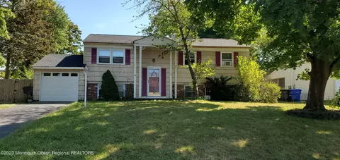 1056 Juniper Pl, Toms River, NJ 08753