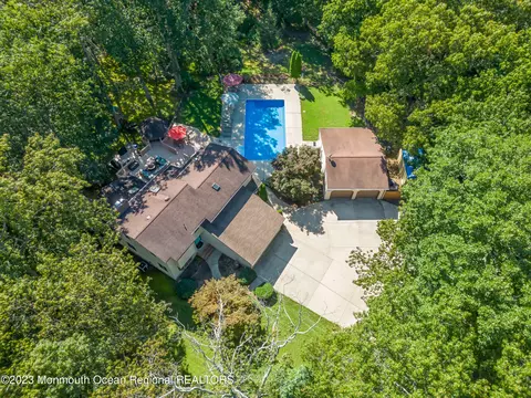 96 S New Prospect Rd, Jackson, NJ 08527