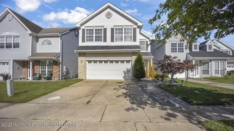 4 Tall Oaks Ct, Old Bridge, NJ 08857