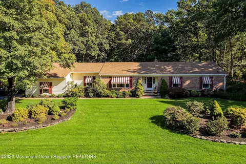 2166 Hiddenbrook Dr, Wall, NJ 07719