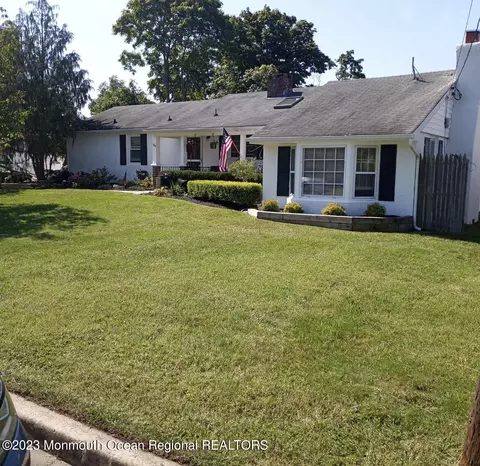 184 Orchard Ave, Belford, NJ 07718