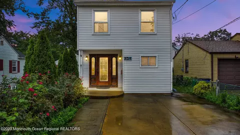 954 S Concourse, Aberdeen, NJ 07747