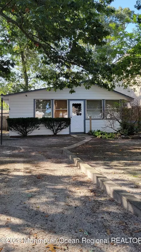 622 Barnegat Ave, Toms River, NJ 08753