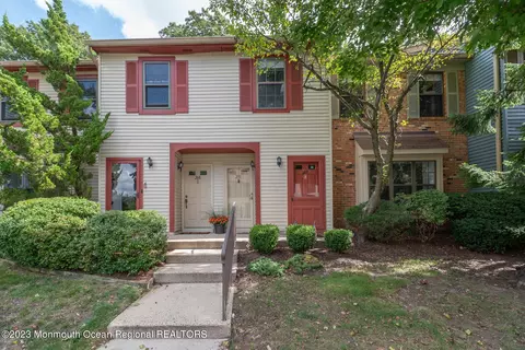 269 Gloucester Ct, Aberdeen, NJ 07747