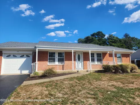 32 Hudson Pkwy, Whiting, NJ 08759