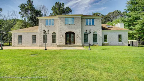 22 E Lawn Dr, Holmdel, NJ 07733