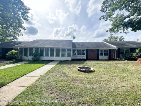 243 Jefferson Ct # B, Lakewood, NJ 08701